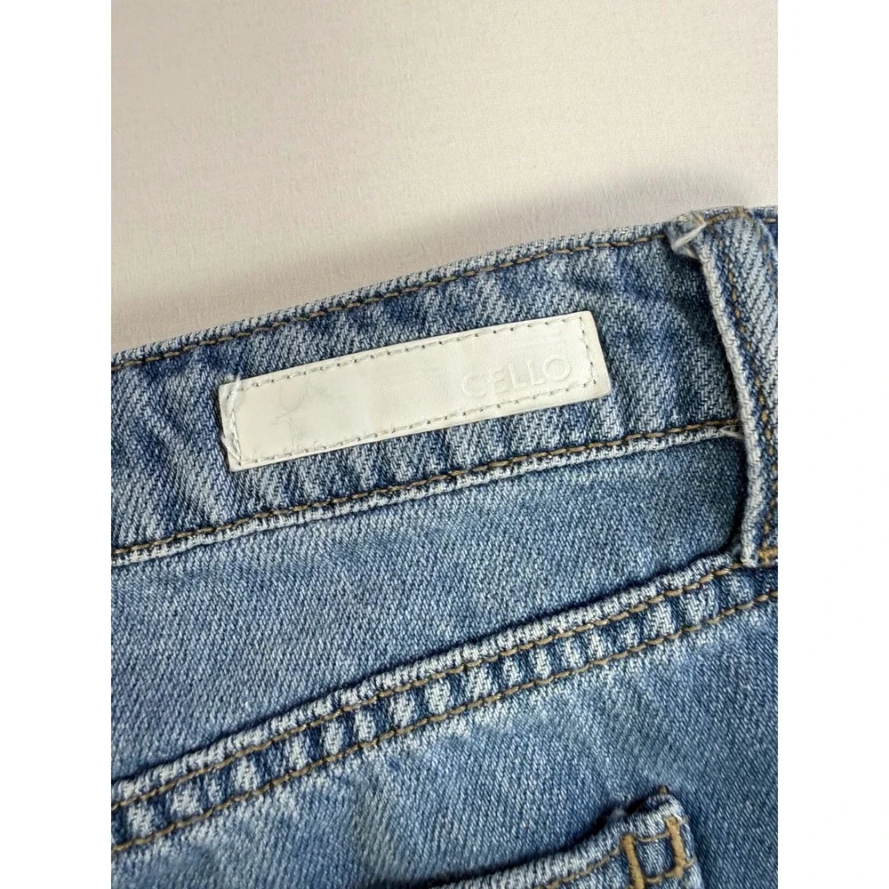 Cello Women Medium Wash Frayed Fringe Hem Denim Shorts Blue‎ Size S